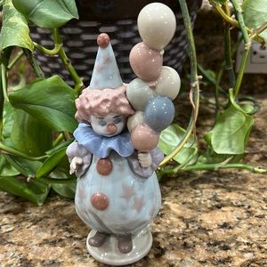 Lladro littlest clown clown holding balloons